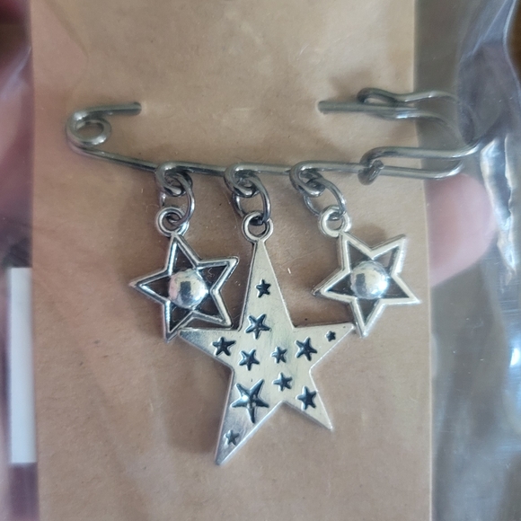 Brooch - Picture 3 of 3